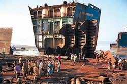 Điều kiện nhập khẩu tàu biển đã qua sử dụng để phá dỡ